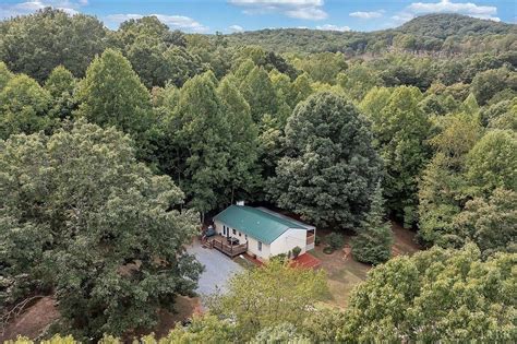 2087 Camp Hydaway Rd, Lynchburg, VA 24501