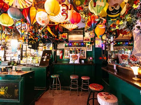 21 Great LGBTQ+ Bars In NYC
