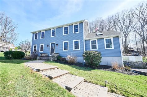 21 Thompson Dr, Marlborough, MA 01752 MLS# 72968094 Redfin