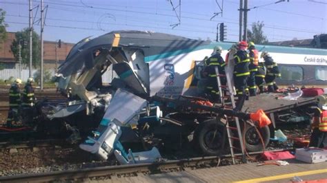 21 passengers injured in a collision between train and truck in northern Czechia