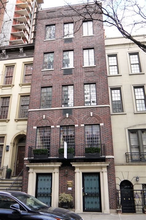 218 East 62nd Street is a House located in the Lenox Hill neighborhood in Manhattan, NY. 218 East 62nd Street was built in 1871 and has 5 stories and 1 unit. Amenities Building Facts. 