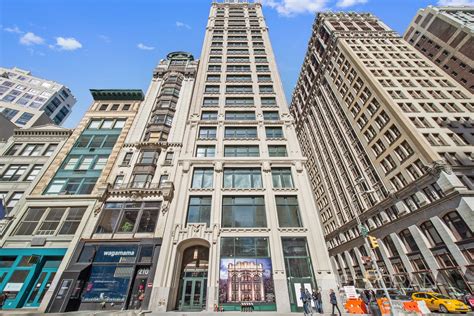 212 fifth avenue. Since sales launched in 2015, 212 Fifth Avenue has attracted a string of high-profile buyers, including Texas billionaire Ed Bass, who purchased two adjacent units in 2017 for $28 million, and ... 