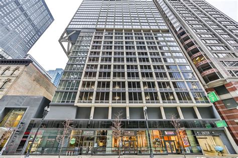 215 west washington. Height 620 FT. Stories 52. Square Footage 700,000 SF. Concrete Cubic Yards 29,592 YD³. 50-story, 389-unit LEED Certified apartment building with many green features including a 23,000 sf green roof. We poured over 27,000 cubic yards of concrete for this 750,000 sf structure. All Projects. 