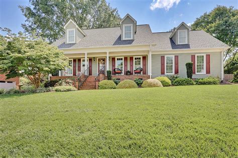 What's the housing market like in 29607? (Greater Greenville MLS) 3 beds, 2.5 baths, 2782 sq. ft. house located at 226 Forrester Creek Way, Greenville, SC 29607 sold for $400,000 on Aug 31, 2022. MLS# 1478304. 3 bedroom home plus bonus room, office, den w/ FP, di.... 