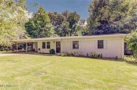 View detailed information about property 225 Hannah Dr, Clinton,