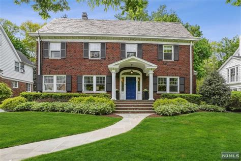6 beds, 3.5 baths house located at 31 the Fairway, Montclair Twp., NJ 07043-2533 sold for $755,000 on Jul 22, 2013. MLS# 3019789.. 