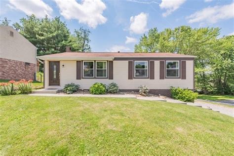 2216 Lancelot Dr, North Huntingdon, PA 15642