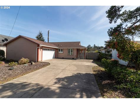 2218 18th St, Florence, OR 97439 realtor.com®