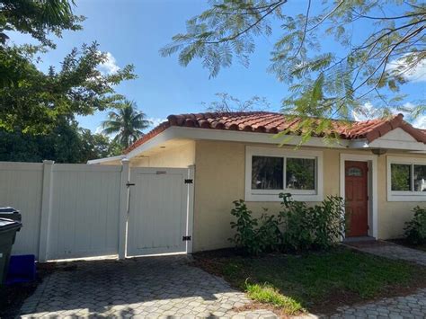 2222 NW 3rd Ave Boca Raton, FL 33431 - Coldwell Banker