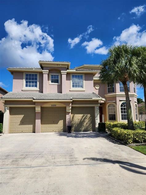 2233 Ridgewood Cir Royal Palm Beach, FL 33411