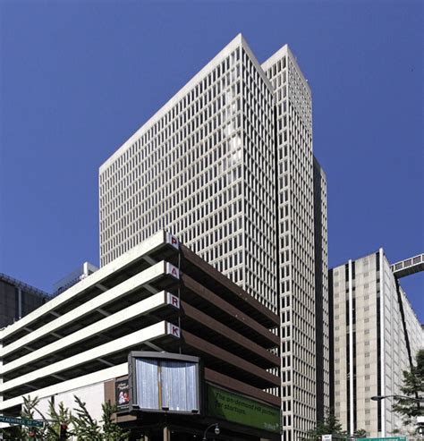 260/270 Peachtree complex houses Executive Offi