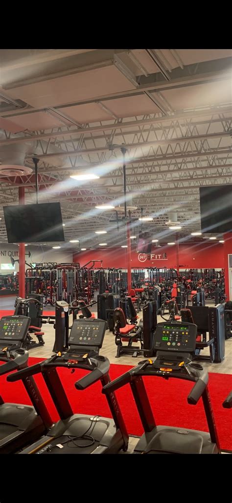 24 7 get fit. Always a good atmosphere walking in. Enough equipment for its size. Able to get a complete workout in, regardless of your level of experience or the program your on. Might need to 