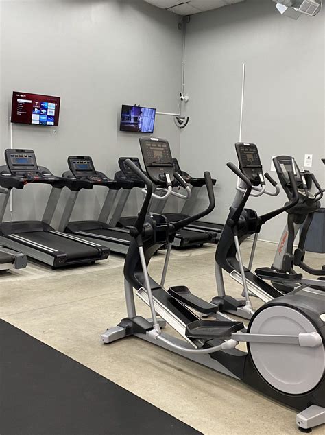  729 reviews of 24 Hour Fitness - Burbank Empire "I went on opening day to upgrade my membership to Super-Sports. It was naturally super crowded on that day. My Rep was friendly enough and the rate was exactly what the website told me it would be. . 