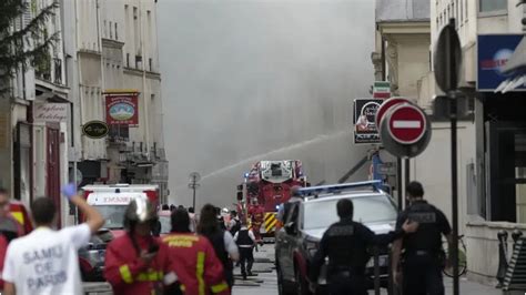 24 hurt after explosion rips through Paris building