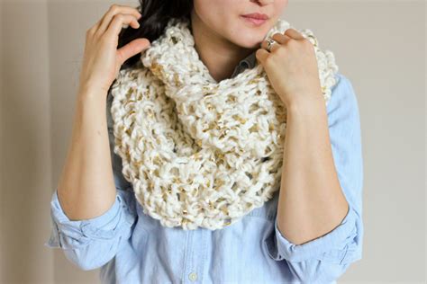 25 Crochet Infinity Scarf Tutorials