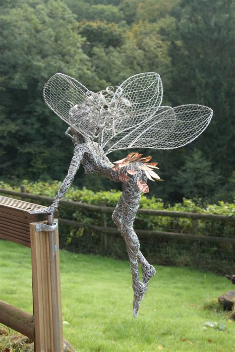25 DIY Wire Sculpture Ideas for Garden - Hello Lidy - muktibox.com