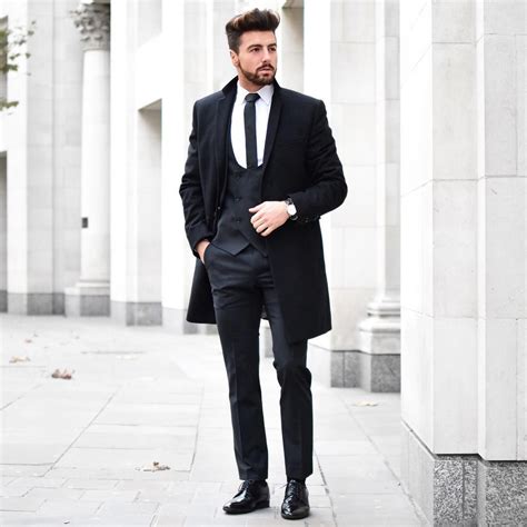 25 Great Ways To Style Black Vest - StyleMann