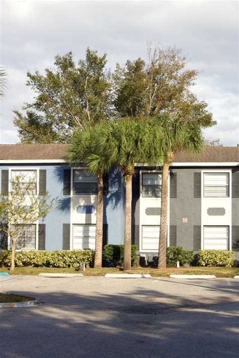 2501 N Alafaya Trail, Orlando, FL 32826 - Apartments.com