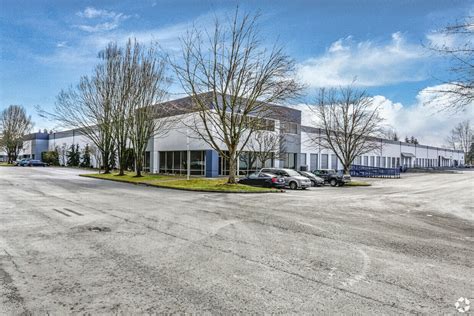 Frank Albert Road & 20th Street E Fife, WA Total Building Size: ±278,264 SF Space Size: ±63,158 SF Office Size: ±4,156 SF & ±581 SF Clear Height: 24’ Cross‐Loading: 22 DH Concrete Apron: 50’ Additional trailer stalls available 