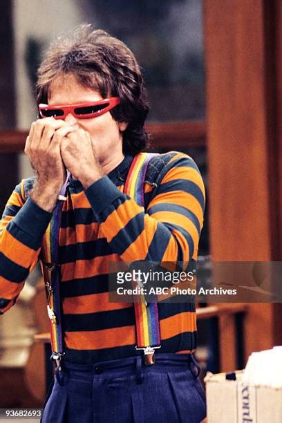 252 Mork & Mindy 1978 Tv Show Premium High Res Photos