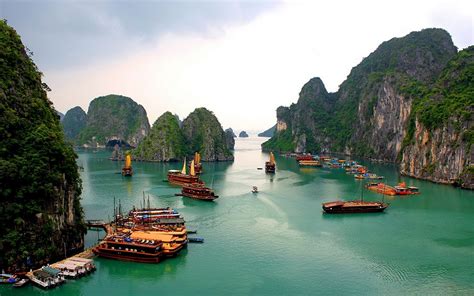 26 hr 47 min - Travel Time from saigon to Halong Bay Vietnam