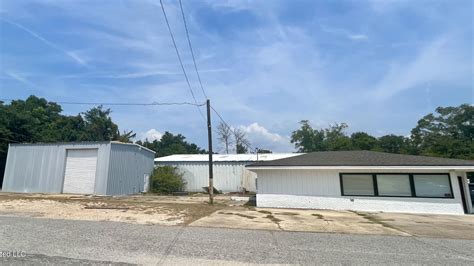 Zestimate® Home Value: $400,100. 2601 15th Ave N, Saint Petersburg, FL is a single family home that contains 1,326 sq ft and was built in 1942. It contains 4 bedrooms and 2 bathrooms. The Zestimate for this house is $400,100, which has decreased by $5,640 in the last 30 days. The Rent Zestimate for this home is $2,534/mo, which has increased by $2,534/mo in the last 30 days.. 
