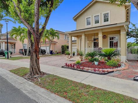 3 beds, 2.5 baths, 1580 sq. ft. townhouse located at 27616 SW 142nd Ave, Homestead, FL 33032 sold for $220,000 on Aug 8, 2018. MLS# A10498437. This unit shows like a model. Brick pavers in driveway.... 