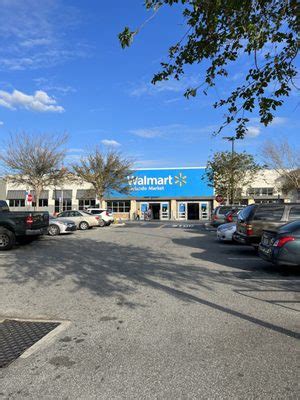You will find 1 retail space(s) ranging from 1,000 square feet to 10,000 square feet at 2715 South Orange Avenue, which can serve small or medium retail businesses that are planning to accommodate growth throughout the duration of their lease at this address.