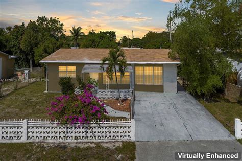 2721 NE 9TH TER Pompano Beach, FL 33064 - RE/MAX