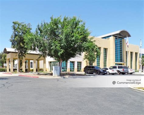 (GAMLS) 3 beds, 2.5 baths, 1396 sq. ft. condo located a