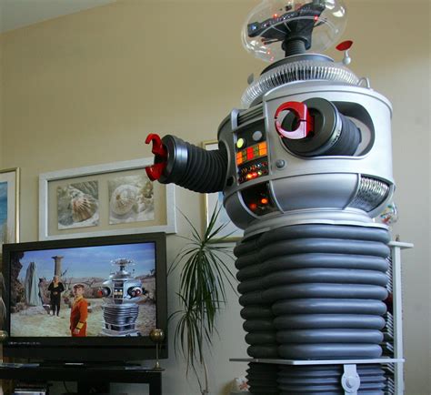 28 photos et images de Robot Lost In Space - Getty Images