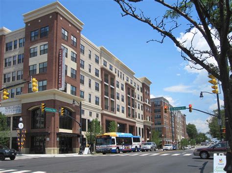 Find apartments for rent at Oakland Apartments from $1,300 at 3710 Columbia Pike in Arlington, VA. Oakland Apartments has rentals available ranging from 400-1200 sq ft.. 
