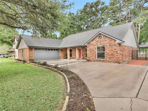 28820 Diamondhead S Conroe, TX 77356 - Coldwell Banker