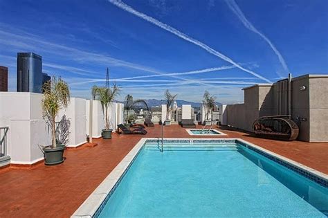 2br apartments los angeles. See all available apartments for rent at VOX in Los Angeles, CA. VOX has rental units ranging from 507-1472 sq ft starting at $2594. 