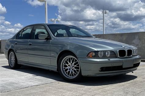 2nd owner Gorgeous Desirable 2002 BMW 530i - cars & trucks - by...