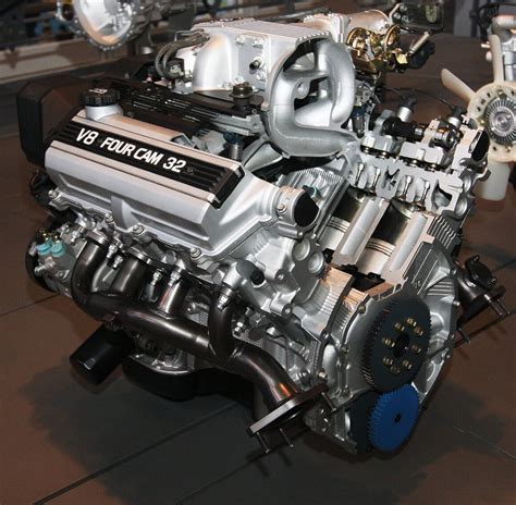 4.7 liter 2UZ-FE V8 engine. The 2UZ-FE en