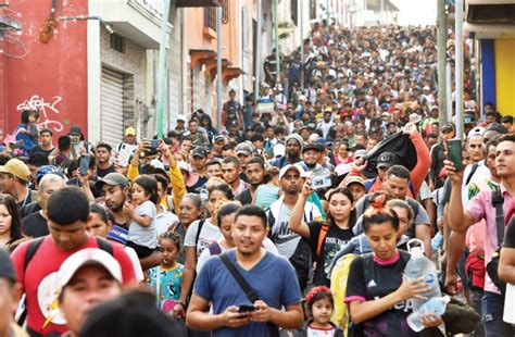 3,000 migrants begin walk north from southern Mexico