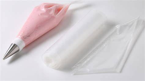 3 Best Pastry Bags for Cake Decorating - raincitystudios.com