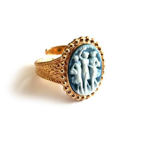 3 Graces Ring - Etsy