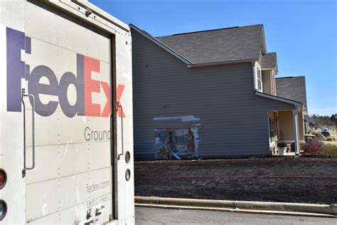 3 Injured after FedEx-Truck Crashes into Home on College Avenue [Tempe, AZ]