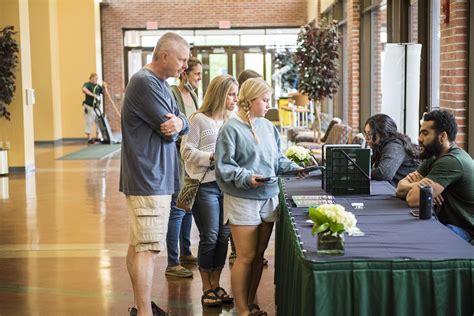 3 Reasons Parents, Students Should Attend Admitted Students Days