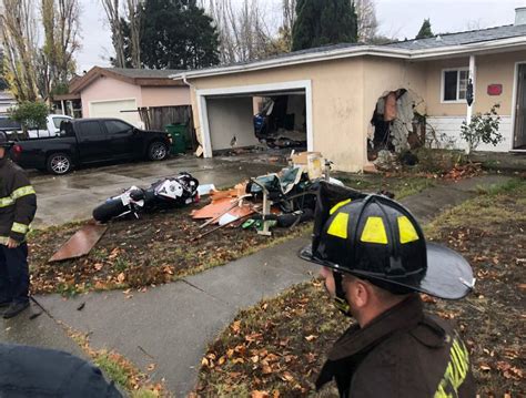 3 arrested after theft when stolen car crashes into building in Petaluma