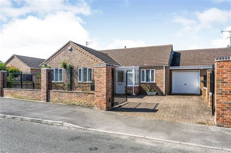 3 bedroom bungalow for sale in Lighton Avenue, Kirton, …