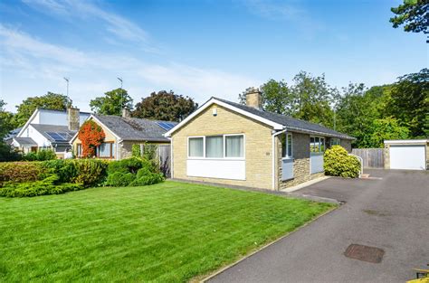 3 bedroom detached bungalow for sale in Church Hill, …