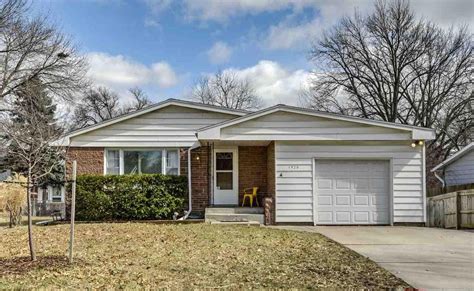 See all 2 3 bedroom houses in Northeast Lincoln, Lincoln, NE currently available for rent. Check rates, compare amenities and find your next rental on Apartments.com. . 