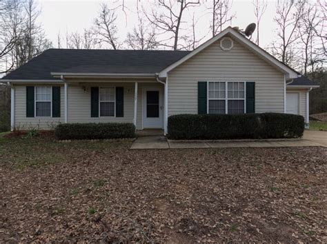 3 bedroom houses for rent in ga under dollar1000. For those who are looking for larger living arrangements, Three Bedroom Apartments in Atlanta range from $492 to $10,000, while Three Bedroom Homes, Condos, and Townhomes for rent range from $1,145 to $10,000. Four Bedroom Single-Family rentals are also available starting from $1,330 and Four Bedroom Apartments start at $889. 