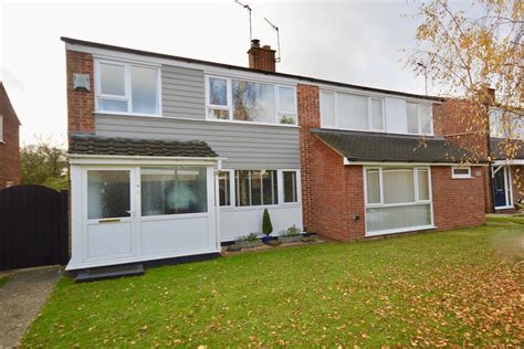 3 bedroom semi-detached house for sale in Symmons Close, Rayne…