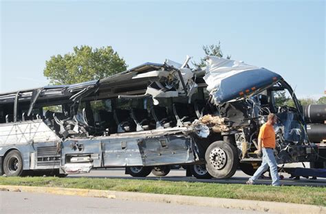 3 dead, 14 hurt after Greyhound bus strikes semis in Illinois; NTSB investigating