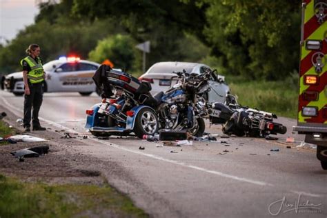 3 dead after 2 early morning motorcycle crashes in Kankakee County