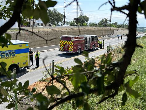 3 injured after 3-vehicle crash in southwest Austin, ATCEMS says